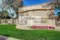 Building Photo - 810 E Colter St