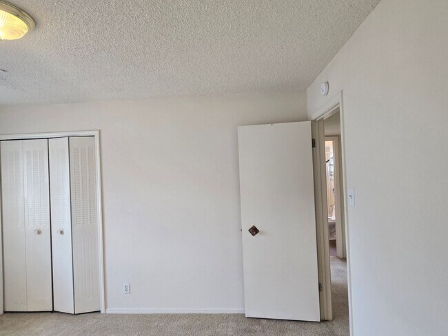 Building Photo - 11317 Baja Dr NE