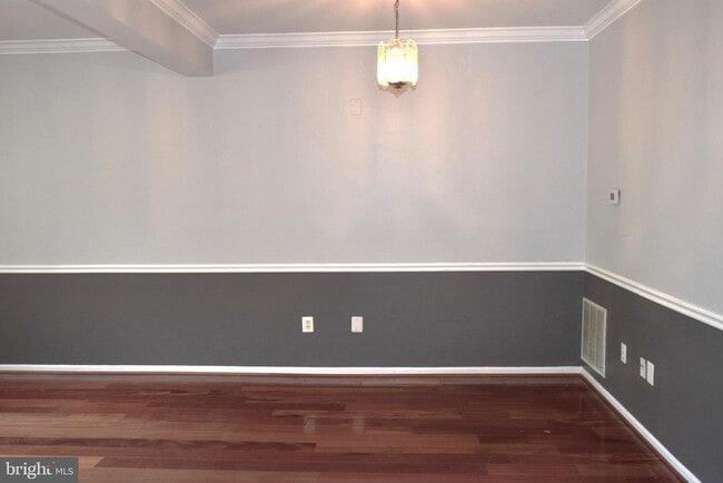 Building Photo - 8819 Blue Royale Ln