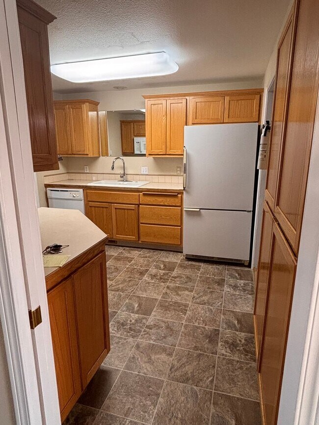 Building Photo - Spacious 4 bedroom 2 bath Home in North Al...