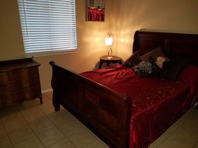 Cherry Queen Sleigh Bed - 130 Easy St
