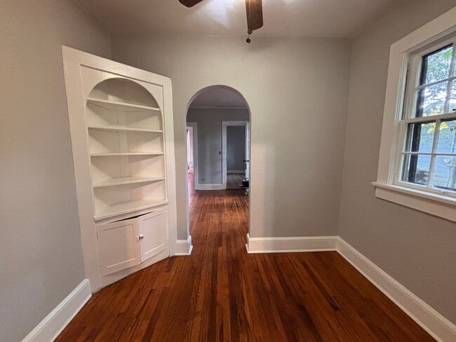 Building Photo - 3 Bedroom, 1 Bath home in West Rome!