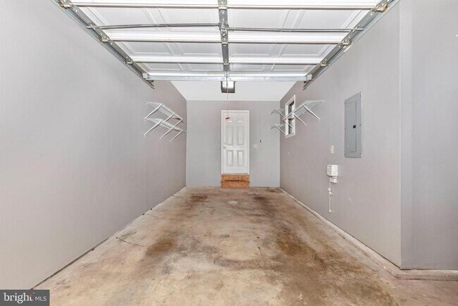 Building Photo - 250 Yorkminster Rd