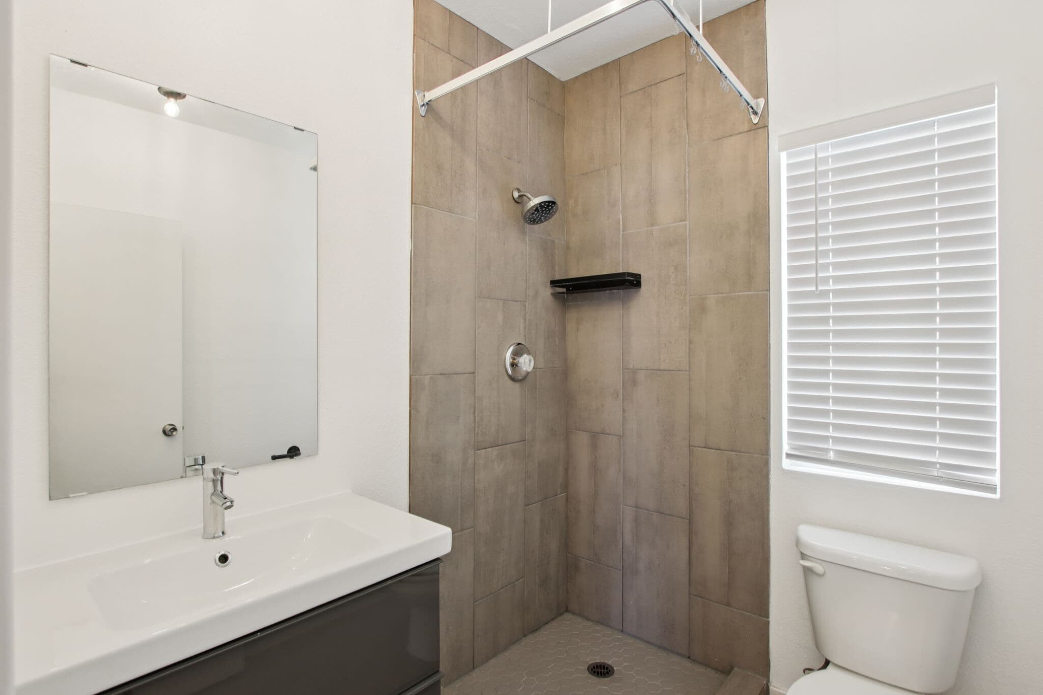 Building Photo - 1805 E Indian School Rd