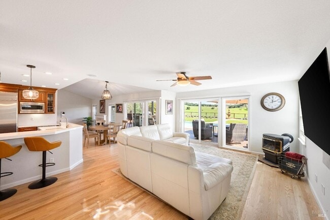 Building Photo - 1051 Stonebridge Dr