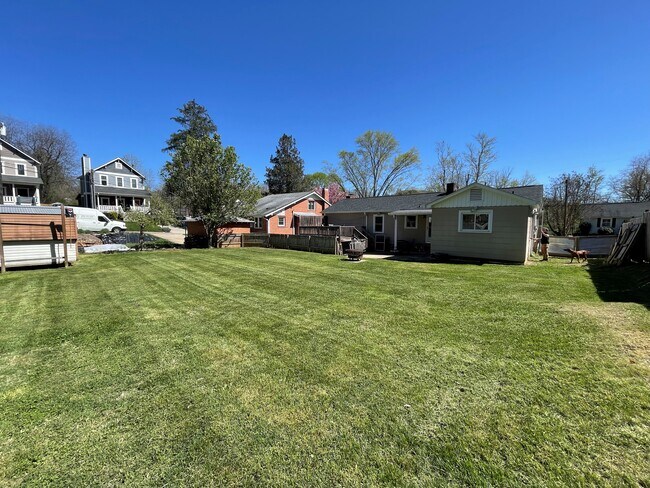 Building Photo - 9 Winston Ave