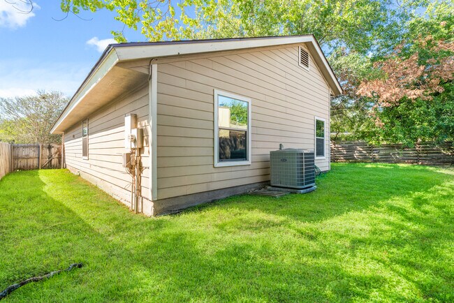 Building Photo - 5314 Lake Golden Dr