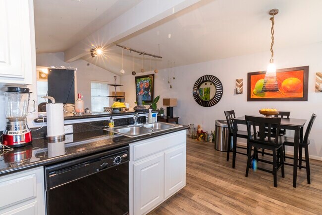 Building Photo - 28830 Bosque River Ct