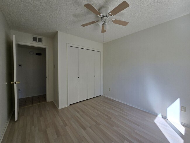 Building Photo - 2071 Placita De Vida
