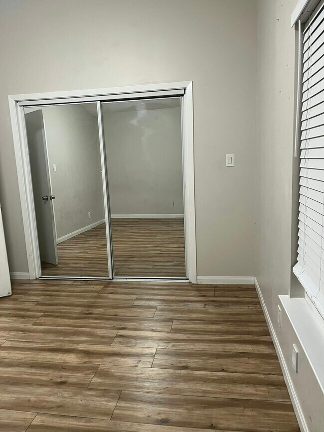 Building Photo - 1904 Hearthstone Dr