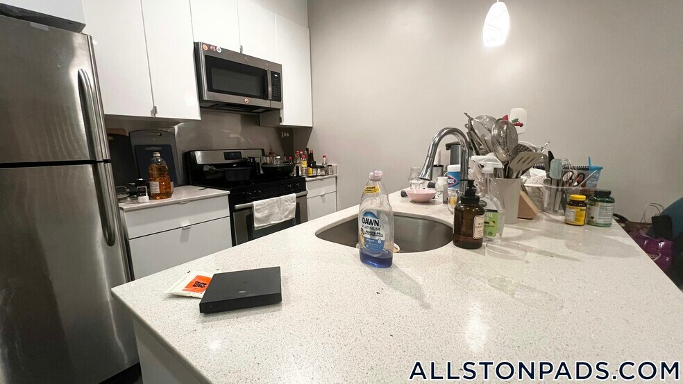 Building Photo - 23 Greylock Rd