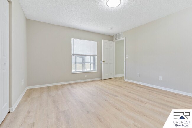 Building Photo - 273 Beachway Dr