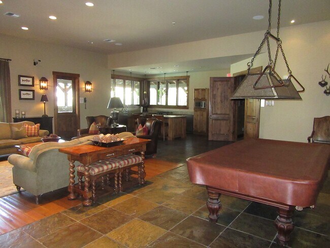 Building Photo - Delightful Monterra 2 Bed 2 Bath Condo wit...