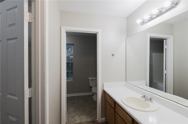 Building Photo - 782 Glenshire Ct
