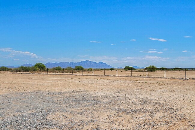 Building Photo - 2351 E Cana Ln