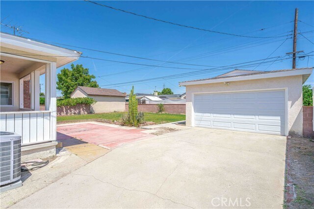 Building Photo - 7645 Glencliff Dr