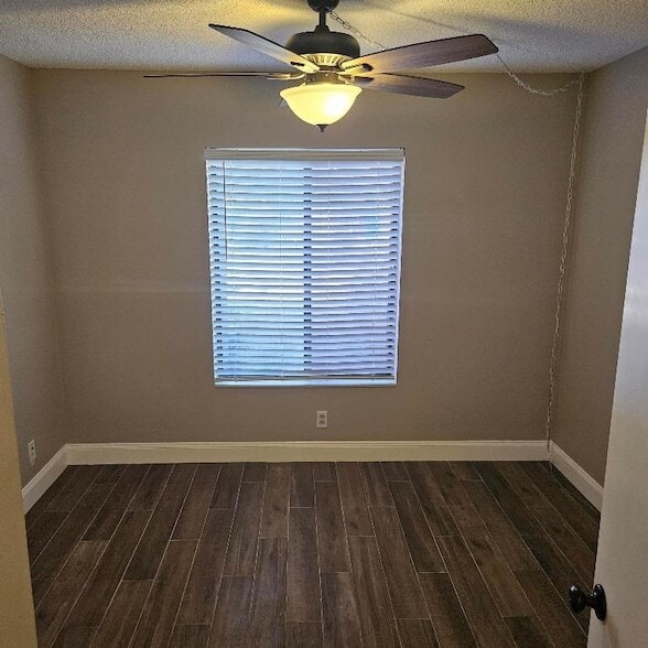 Building Photo - 706 Sunny Pine Way