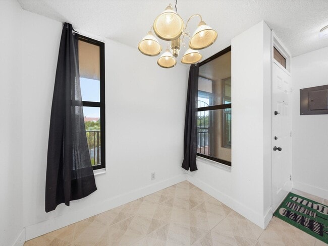 Building Photo - 6539 Coral Lake Dr