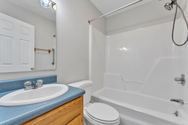 Building Photo - 3BR / 2BA Off-Grid Luxury Living with Large Fenced Lot and Solar Power $2297/mo rent