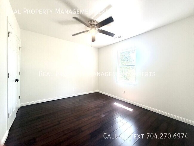 Building Photo - 8509 Golf Ridge Dr