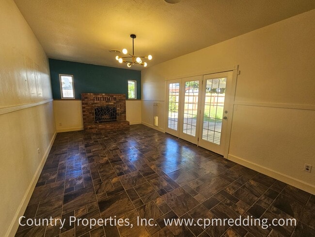 Building Photo - Spacious 3-Bedroom House with Gated Pool i...