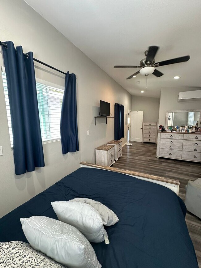 Building Photo - Inviting 3-Bedroom | 2-Bathroom Home in National City
