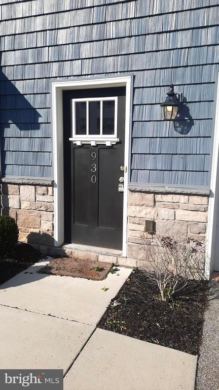 Building Photo - 930 Admiral's Quay Dr