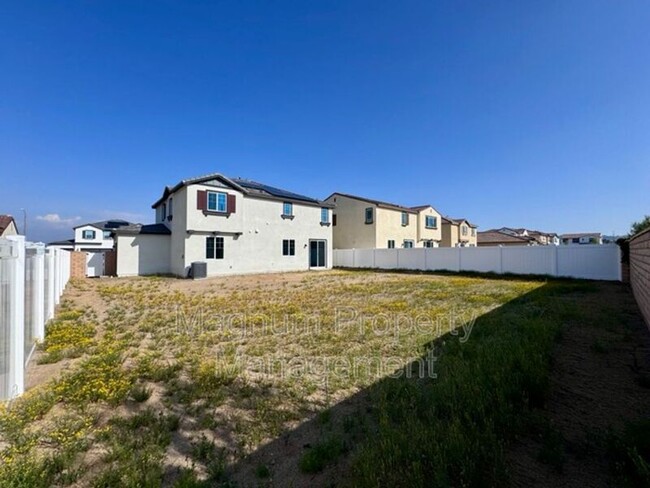 Building Photo - 30769 Valley Heights Dr.