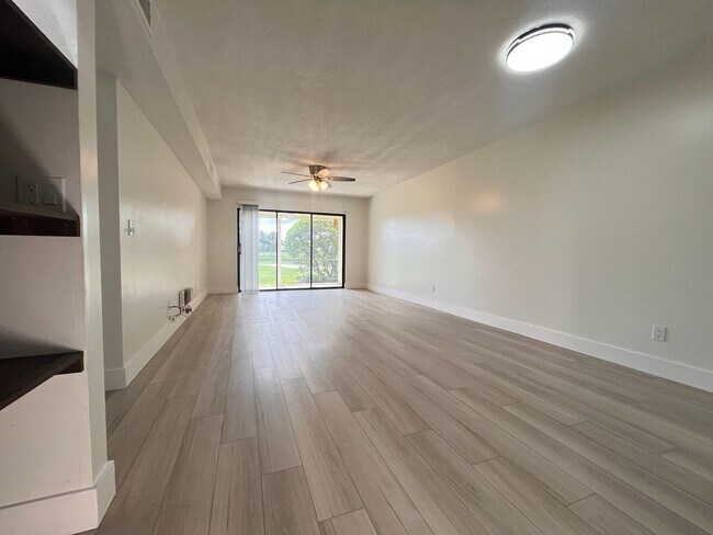 Building Photo - 2061 Keystone Dr