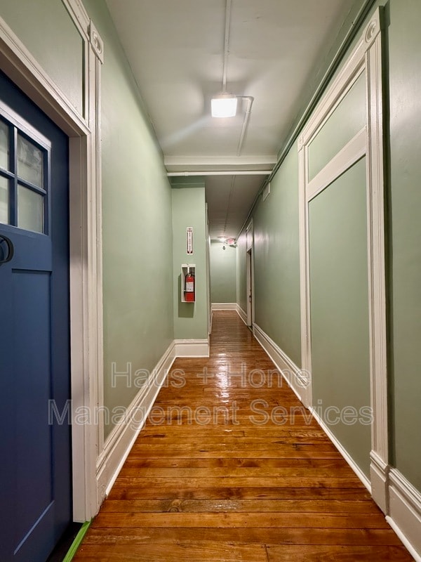 Building Photo - 906 Penn Ave