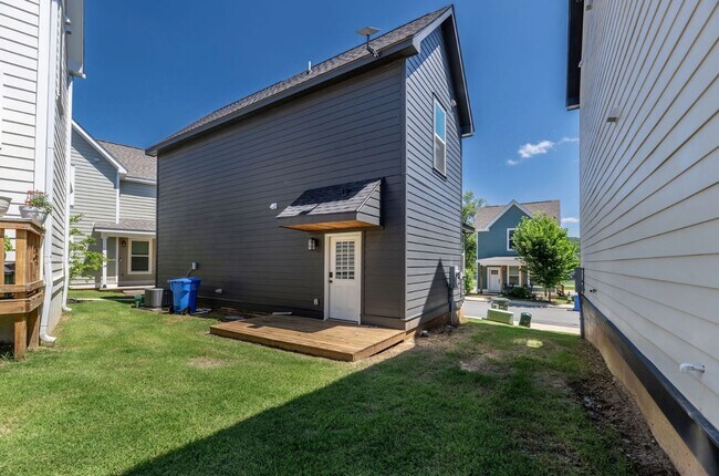 Building Photo - 3080 W Salida Ln