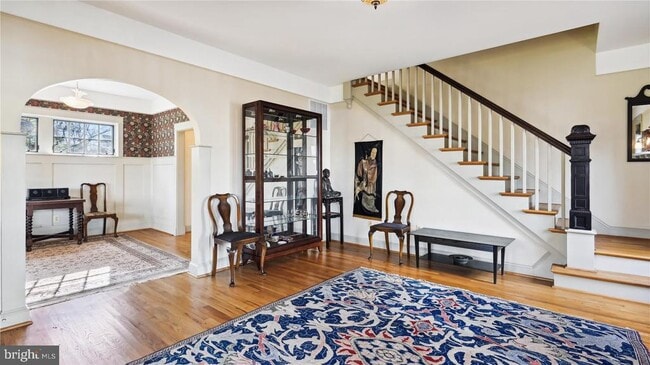 Building Photo - 136 N Irving St