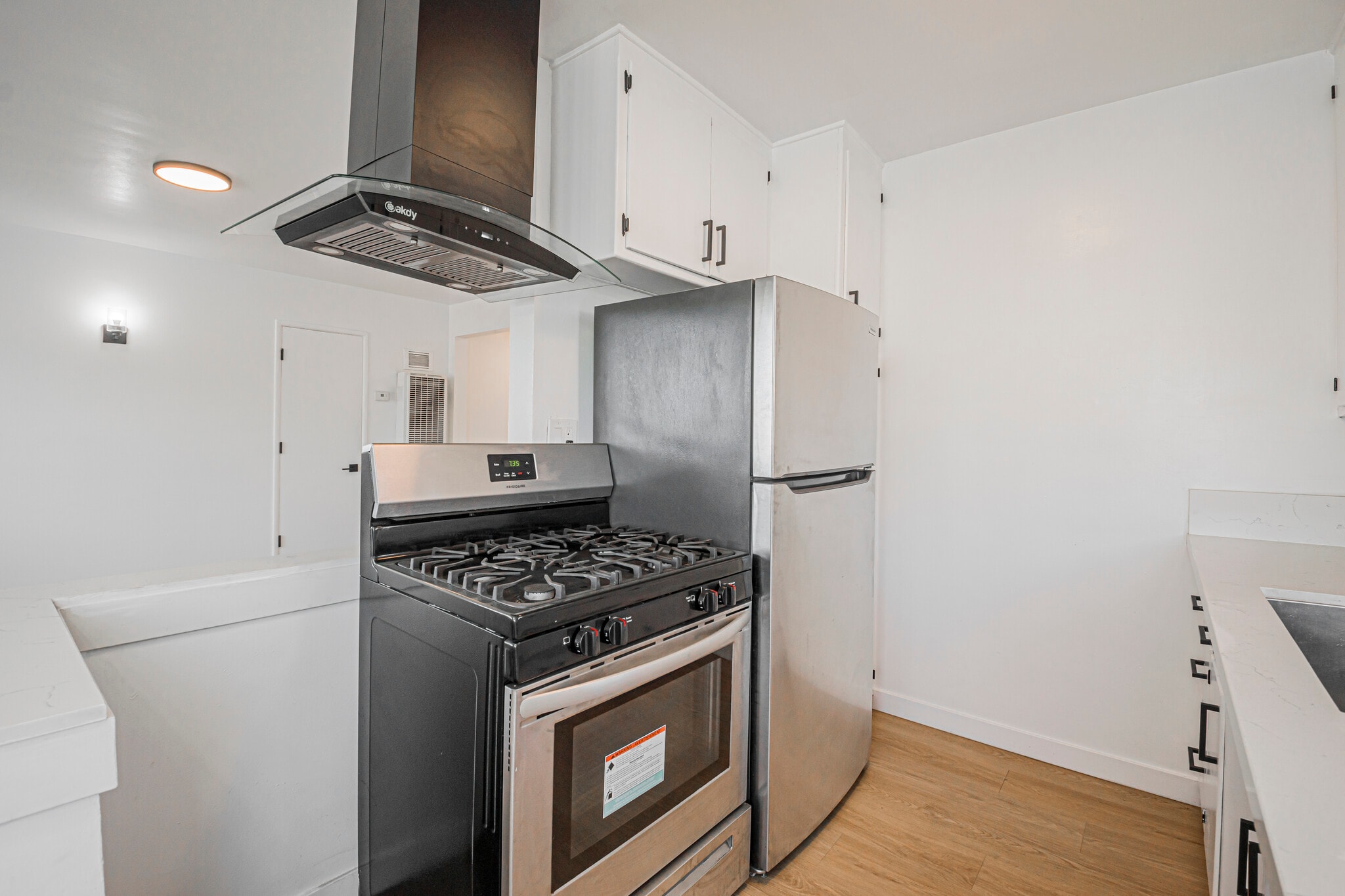 Building Photo - 6315 Cherry Ave