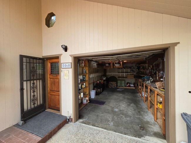 Building Photo - Furnished 1-bedroom Pine Hill home!