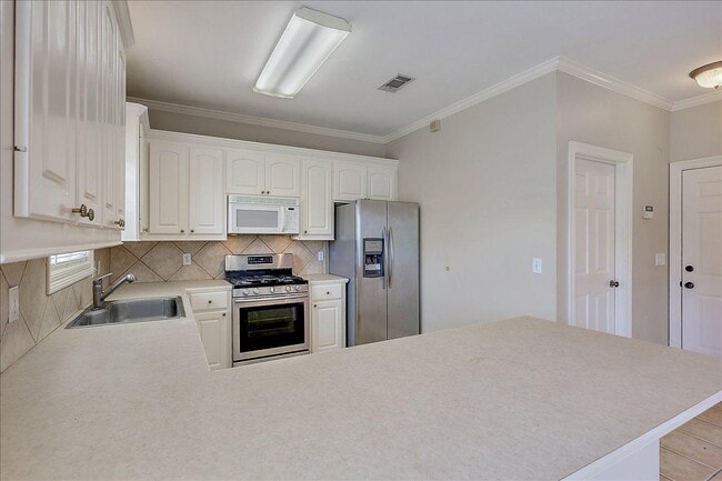 Building Photo - 108 Turnberry Cv