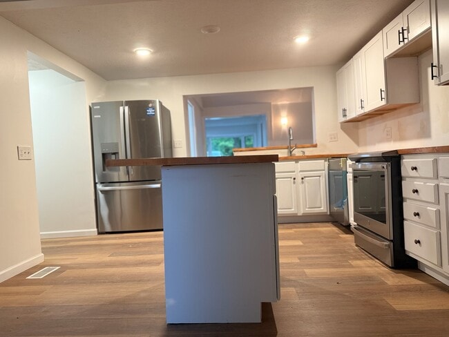 Building Photo - 5145 Patterson St