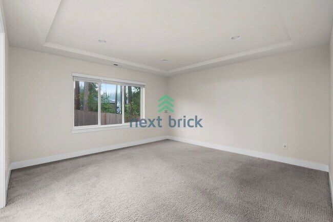 Building Photo - 5 BED & 2.5 BATH SINGLE FAMILY HOUSE FOR RENT