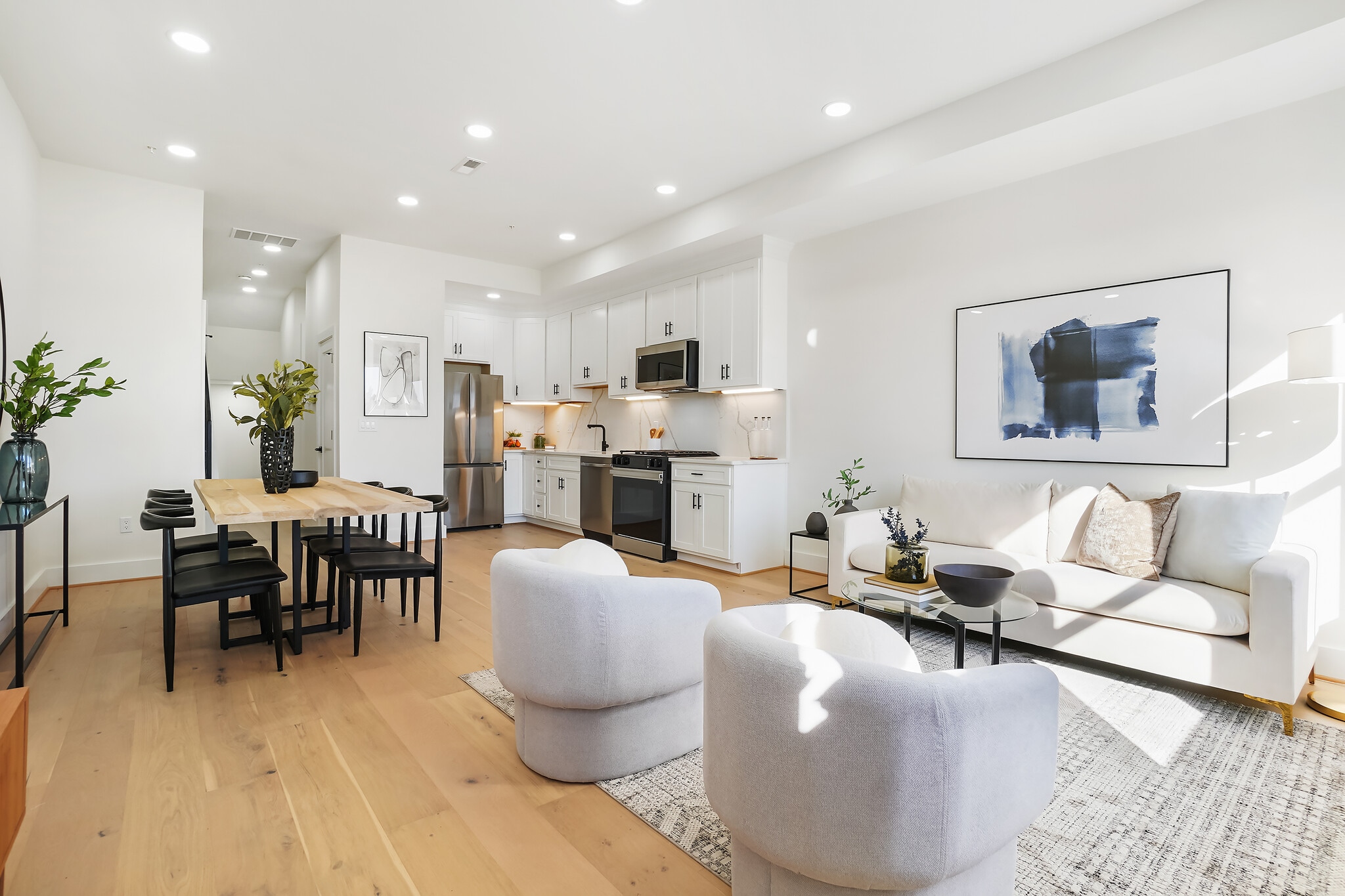 Building Photo - 808 12th St NE