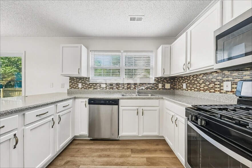 Building Photo - 1308 Crestfield Ct