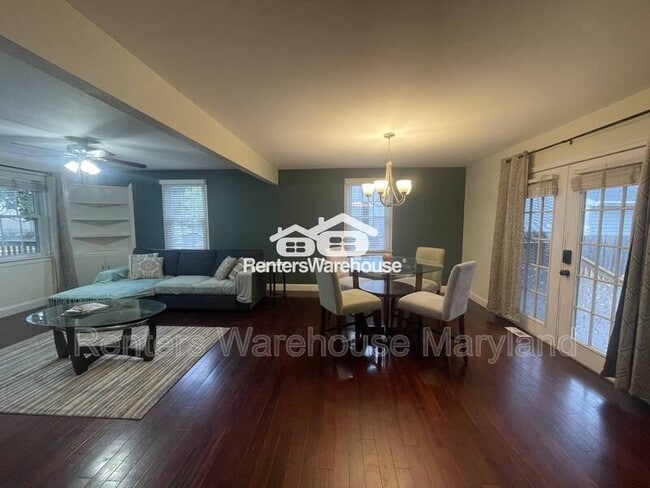 Building Photo - 8203 Watersedge Rd