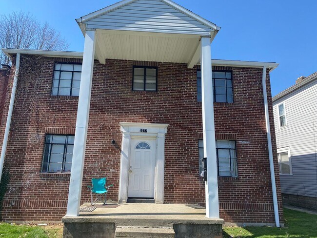 Primary Photo - 1177-1177 1/2 Lilley Ave