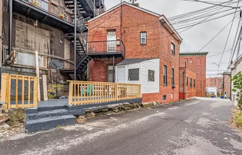 Building Photo - 375 1/2 Main St