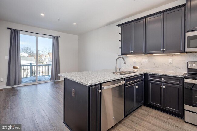 Building Photo - 1920 Four Roses St