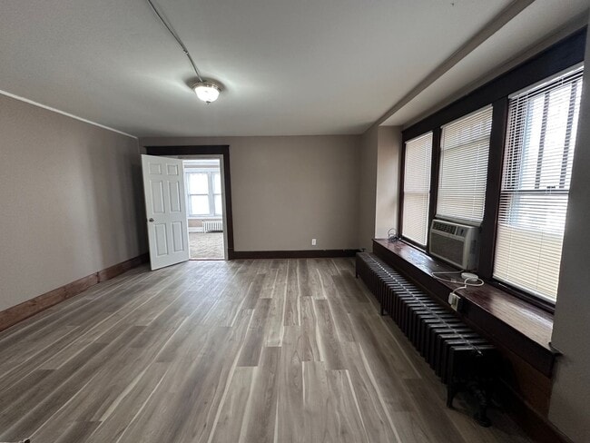 Building Photo - 109 E Stewart Rd