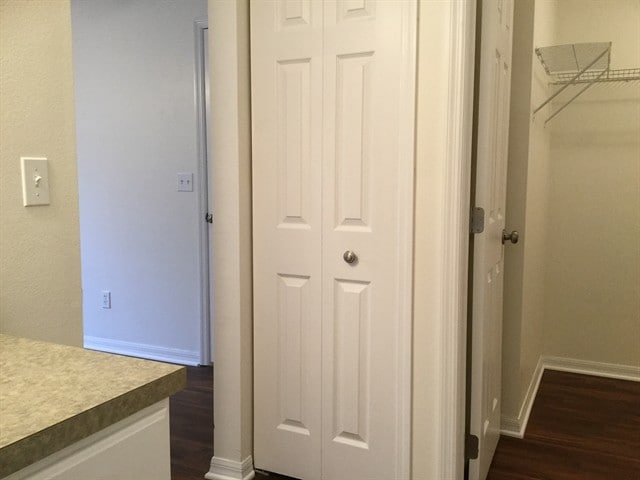 Building Photo - 12241 Woodglen Cir