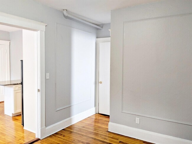 Building Photo - 41 Ivaloo St