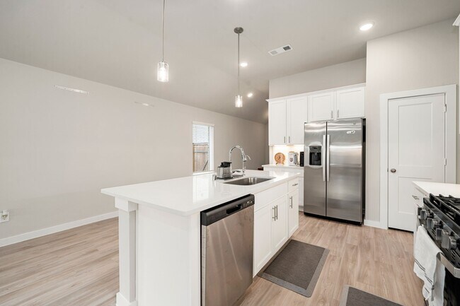 Building Photo - 21670 Wave Holw Dr