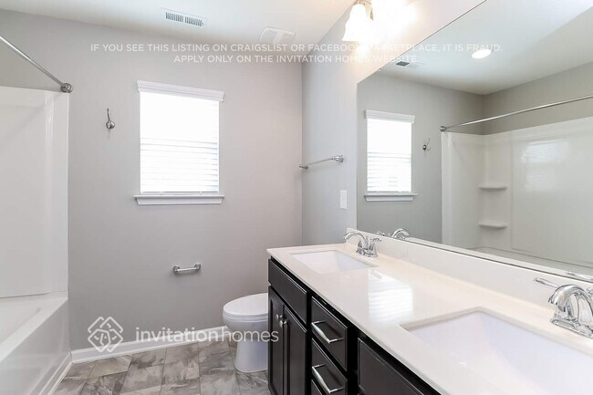 Building Photo - 617 Augustus Lane