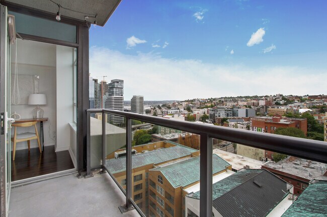 Building Photo - 1420 Terry Ave