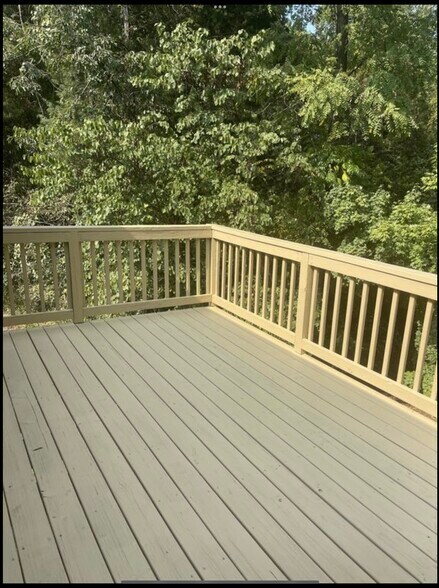 Building Photo - 1053 Red Apple Ct